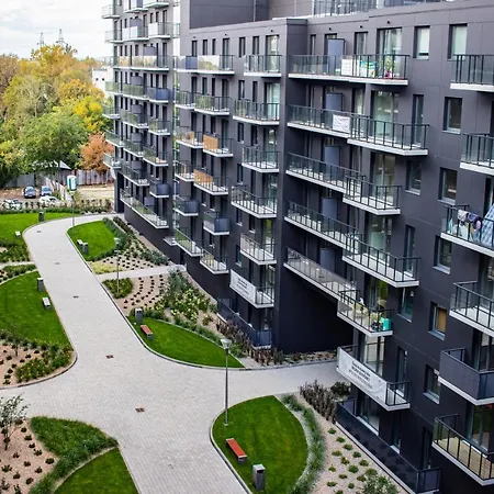 Urban Space 80 - Free Parking Breslavia