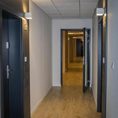 Urban Space 80 - Free Parking * Breslavia